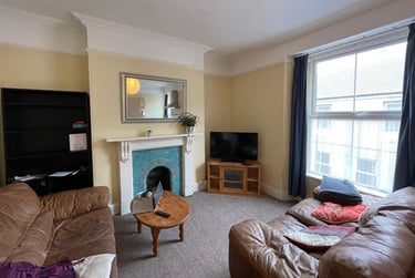 5 bed house, Waterloo Street, North Hill, Plymouth, PL48LY - Image 1